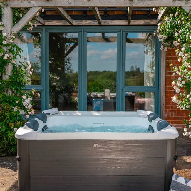 SPA OSLO PLUS + 8 FILTRES SPA Spa rigide MSPA 6 places 4 coussins hydromassages